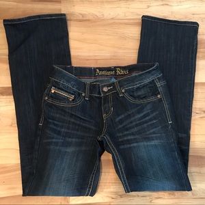🌻2/$40 NWOT antique rivet jeans